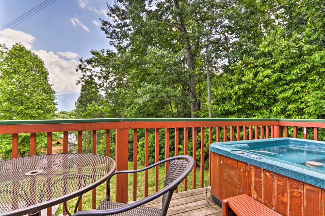 Gatlinburg Chalet Hot Tub, Sauna And Mountain View Exteriör bild