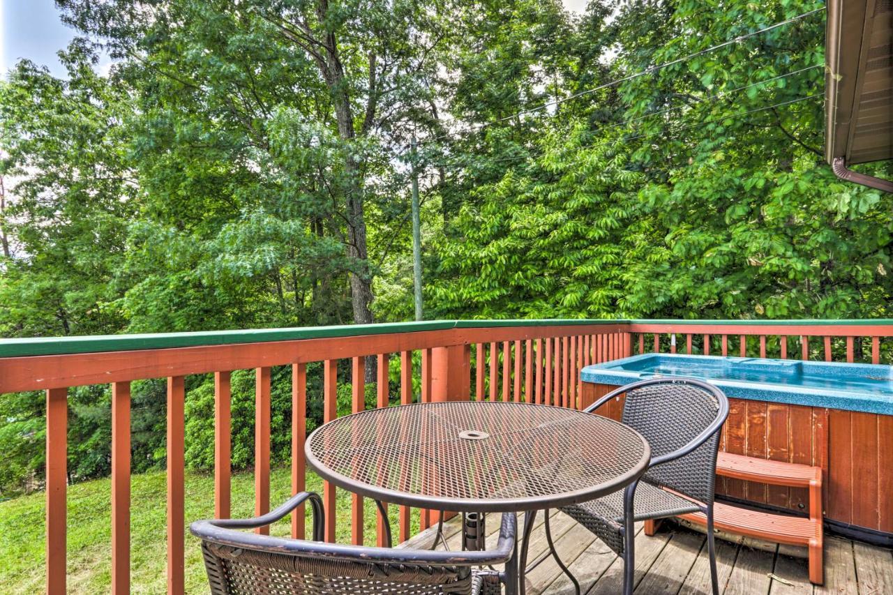 Gatlinburg Chalet Hot Tub, Sauna And Mountain View Exteriör bild