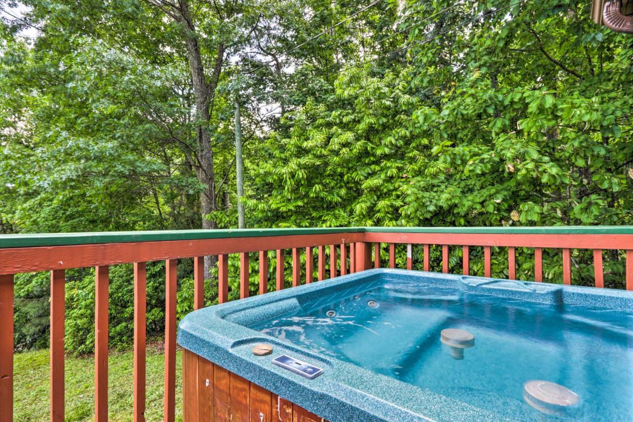 Gatlinburg Chalet Hot Tub, Sauna And Mountain View Exteriör bild